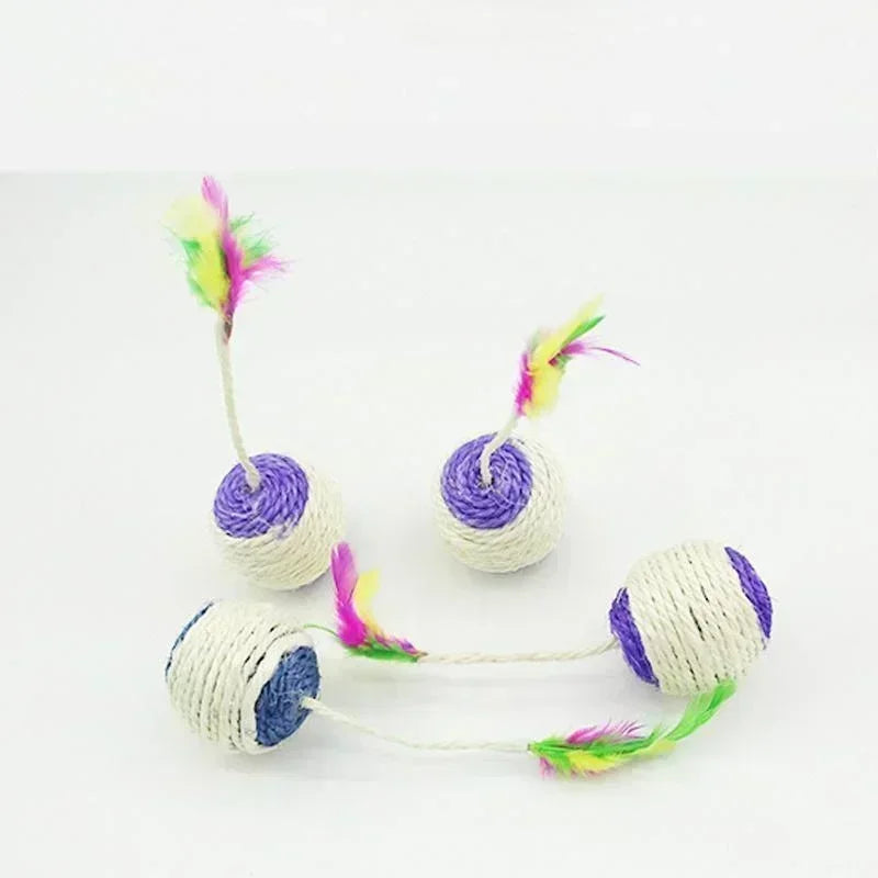Bola de sisal con pluma