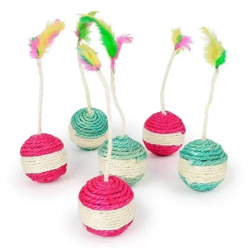 Bola de sisal con pluma