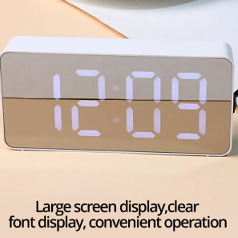 Reloj de mesa con espejo LED
