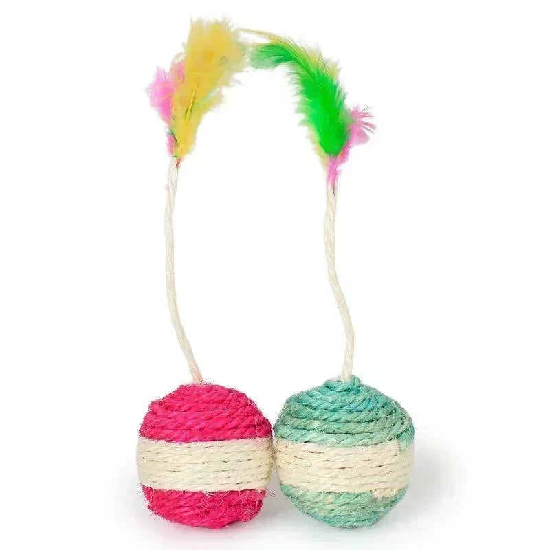 Bola de sisal con pluma