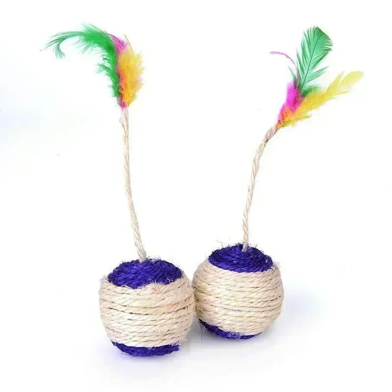 Bola de sisal con pluma